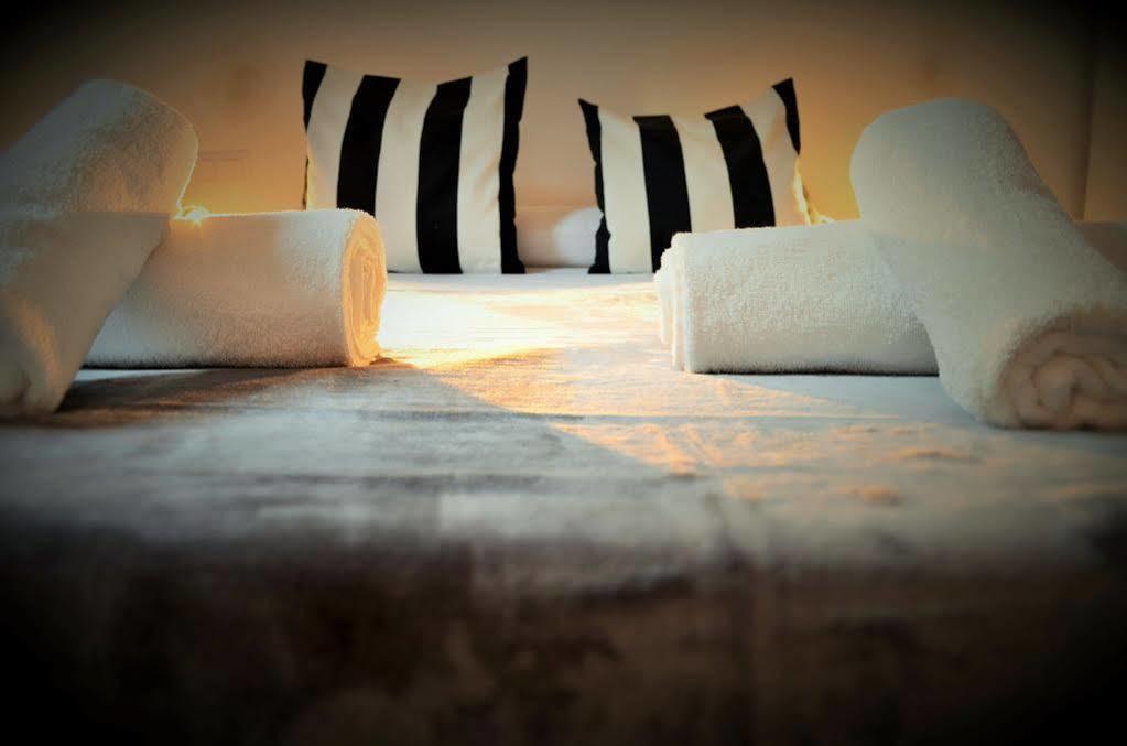 Хостел Mybedbcn Барселона Екстер'єр фото